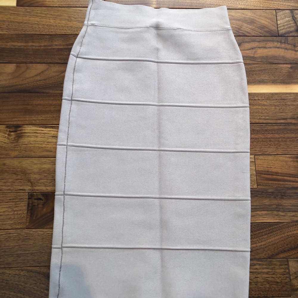 🍉 2/25$ BCBG MaxAzria bandage skirt